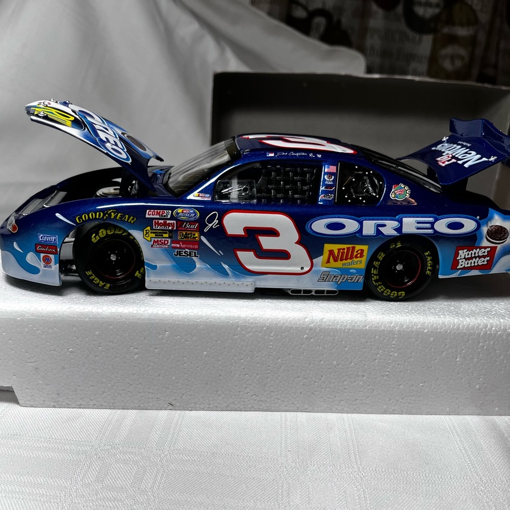 NASCAR Dale Earnhardt #3 OREO Nilla Monte Carlo Diecast 1:24 Coche Motor